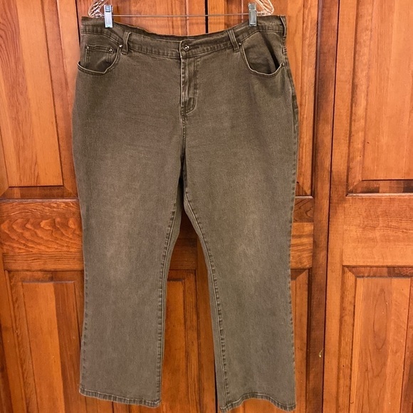 DG2 by Diane Gilman Cotton Blend Olive Straight Leg Five Pocket Jean in 18 WP - Picture 1 of 10